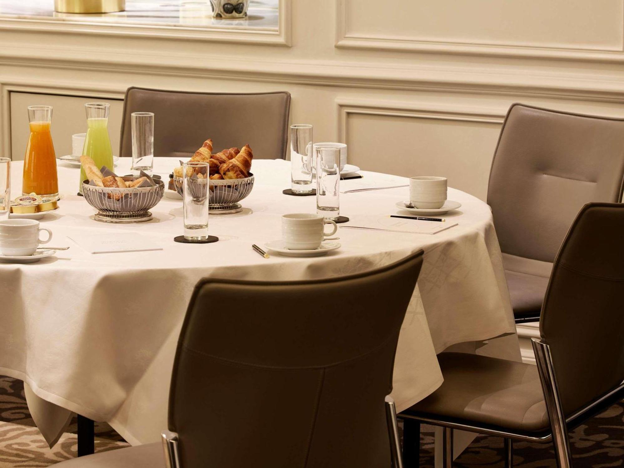 Sofitel Baltimore Tour Eiffel Hotel 5*